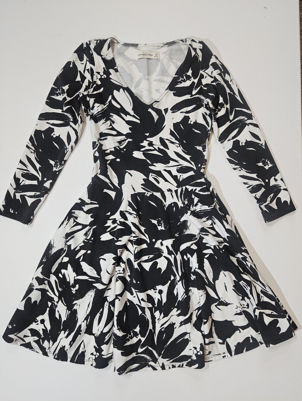 Abercrombie & Fitch Flare Dress Womens XS Black White Floral Long Sleeve Skater